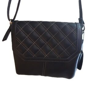Elegant Black Quilted Shoulder Bag